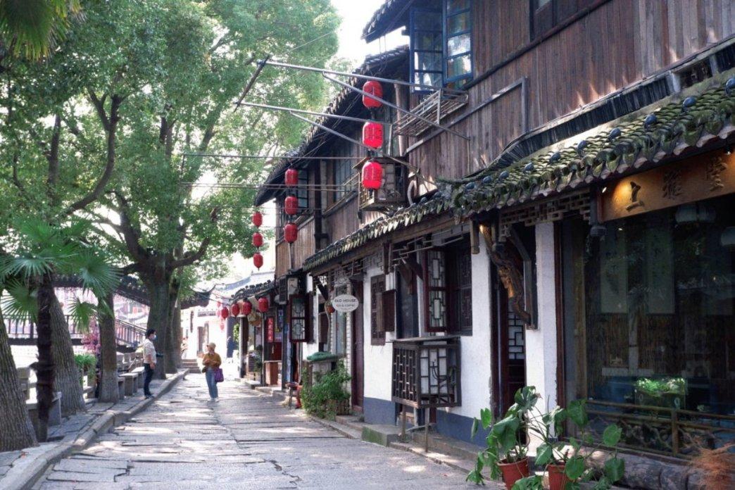 内蒙古自治区主席:坚决不做急功近利、劳民伤财、竭泽而渔的事情